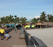 Direkt an der Pier von Venice in Florida liegt das Sharky's Restaurant. Hier im Hintergrund zu sehen.