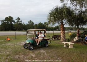 Spruce Creek, das Fliegerdorf in Florida: Impressionen rund um "The Tree", den  großen Baum