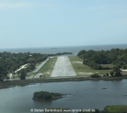 Im Anflug auf Cedar Key Airport. Die Landeahn wirkt wie ein Flugzeugträger.
