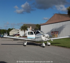 Spruce Creek Fly In Community in Florida im Gelände. Views of Spruce Creek Airpark.