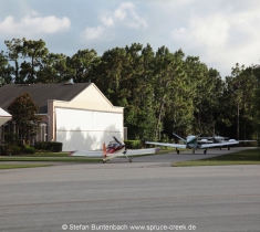 Spruce Creek Fly In Community in Florida im Gelände. Views of Spruce Creek Airpark.