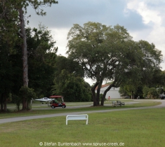 Spruce Creek Fly In Community in Florida im Gelände. Views of Spruce Creek Airpark.
