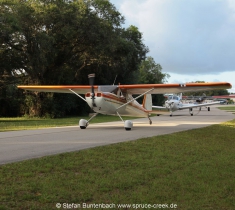 Spruce Creek Fly In Community in Florida im Gelände. Views of Spruce Creek Airpark.