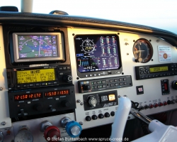 Mooney N6377Q, right side of upgraded panel. All the conventional enginge instruments are gone and replaced by JPI EDM930. --- Mooney M20F IMG_1118