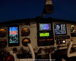 New upgraded Mooney panel cruising in 11500 feet after sunset on a flight from Texas to Florida. --- Mooney M20F IMG_1149