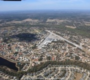 Der Spruce Creek Privatflugplatz in Florida aus der Luft gesehen.