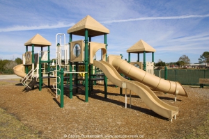 Kinderspielplatz in der Spruce Creek Fly In Community, der größten Fly In Community der Welt.