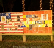 Tafel mit Wappen und historischen Personen in St Augustine in Florida.