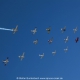14 Flugzeuge des Gaggle Flight in Formation über Spruce Creek -- Impressionen von der Spruce Creek Toyparade 2014 IMG_7453